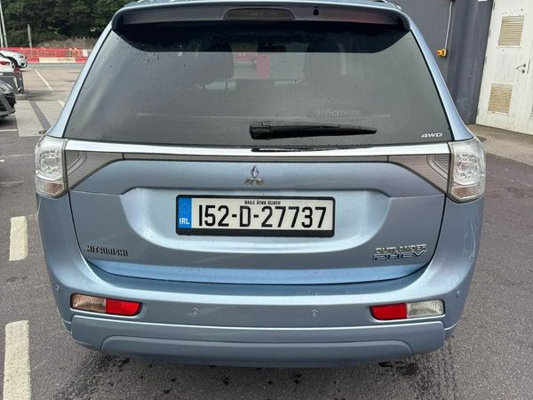 Mitsubishi Outlander SUV, Petrol Plug-in Hybrid, 2015, Blue