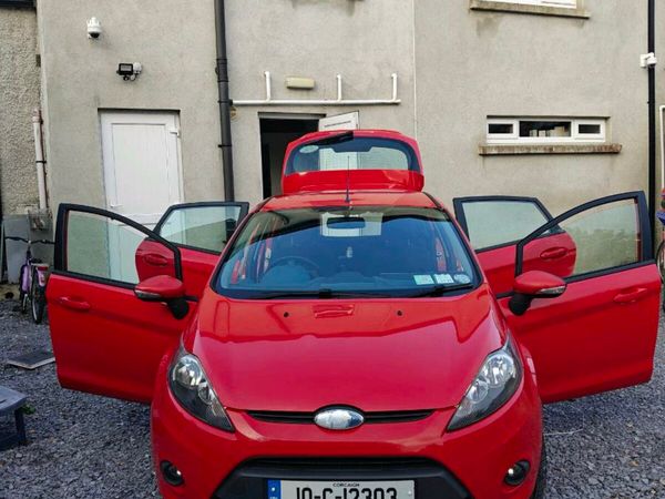 Ford Fiesta Hatchback, Diesel, 2010, Red