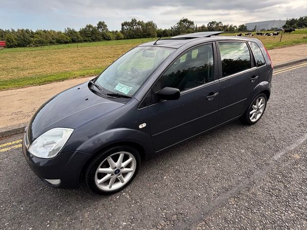 Ford Fiesta Hatchback, Petrol, 2005, Grey