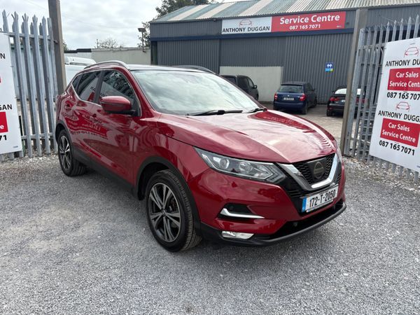 Nissan Qashqai SUV, Diesel, 2017, Red