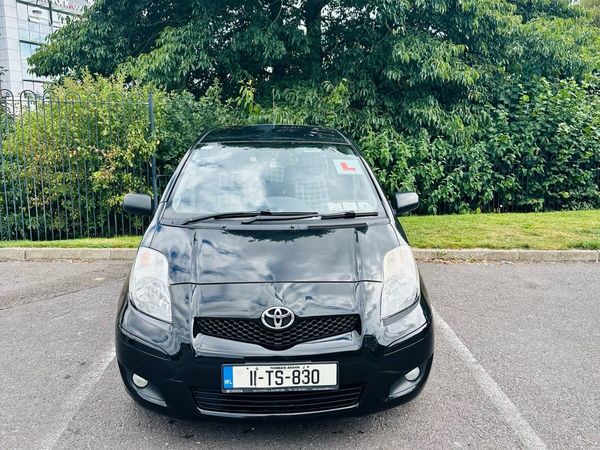 Toyota Yaris Hatchback, Petrol, 2011, Black