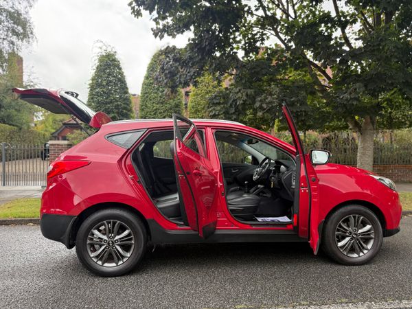 Hyundai ix35 SUV, Diesel, 2015, Red