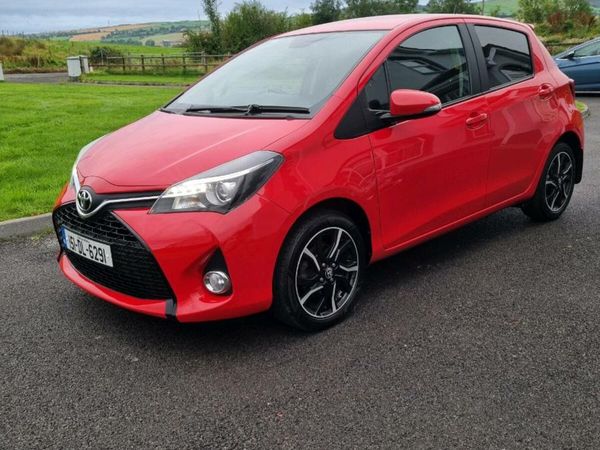 Toyota Yaris Hatchback, Petrol, 2015, Red