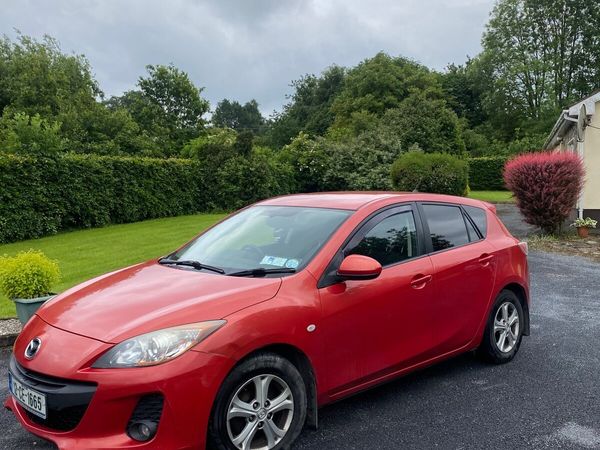 Mazda Mazda3 Hatchback, Diesel, 2012, Red