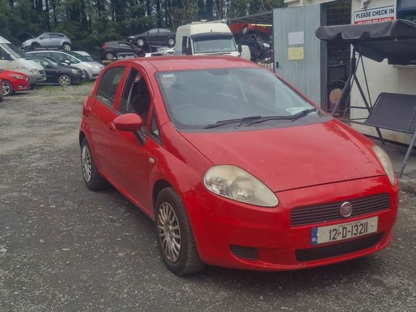 Fiat Punto Hatchback, Petrol, 2012, Red