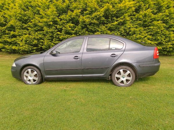 Skoda Octavia Hatchback, Diesel, 2009, Grey