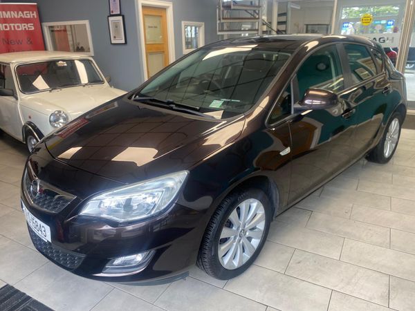 Opel Astra MPV, Petrol, 2012, Brown