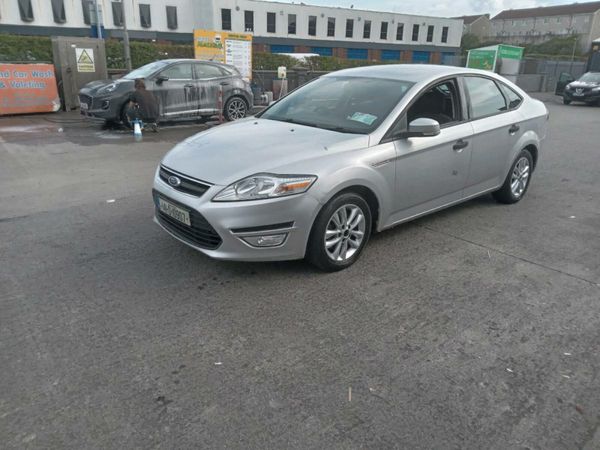 Ford Mondeo Hatchback, Diesel, 2014, Silver
