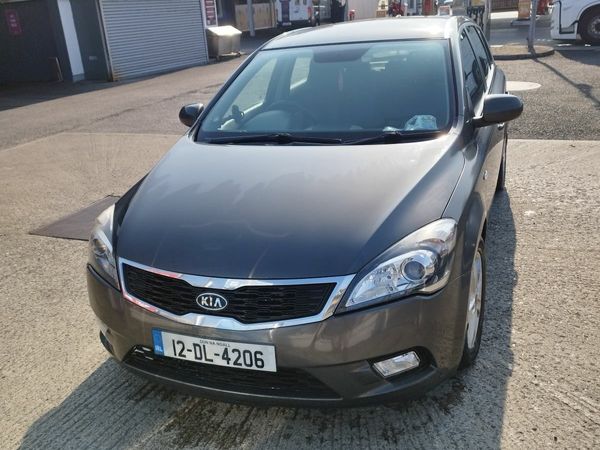 Kia Ceed Hatchback, Diesel, 2012, Grey
