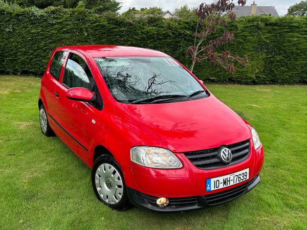 Volkswagen Fox Hatchback, Petrol, 2010, Red