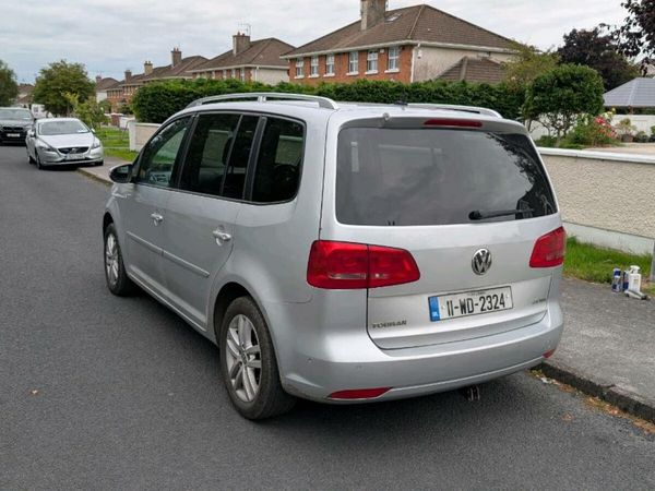 Volkswagen Touran MPV, Diesel, 2011, Silver