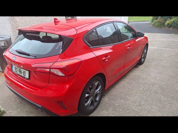 Ford Focus Hatchback, Diesel, 2019, Red
