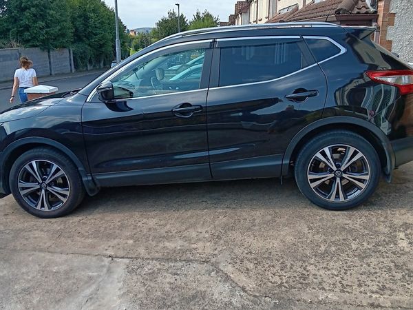 Nissan Qashqai Hatchback, Petrol, 2016, Black