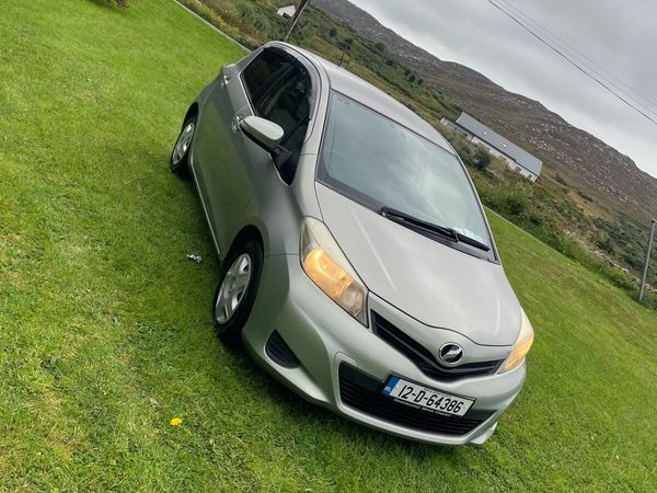 Toyota Vitz Hatchback, Petrol, 2012, Green