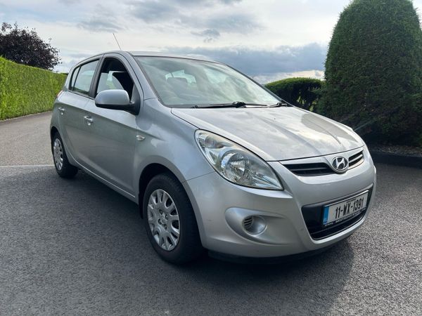 Hyundai i20 Hatchback, Petrol, 2011, Silver