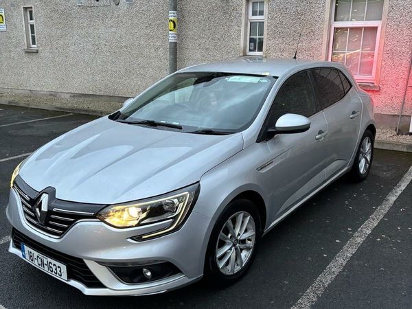Renault Megane Hatchback, Petrol, 2018, Silver