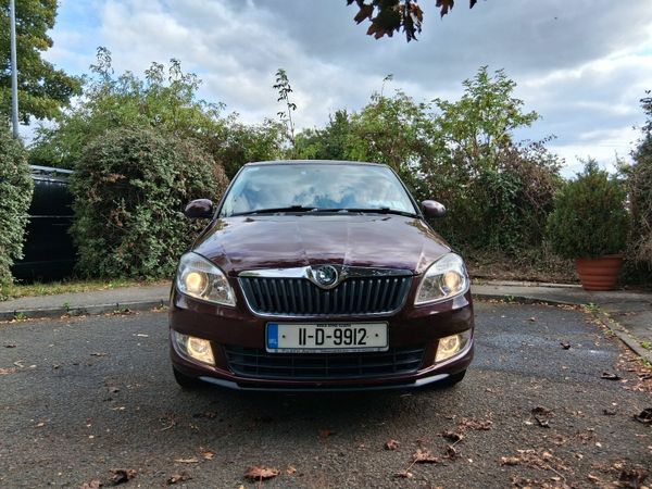 Skoda Fabia Hatchback, Petrol, 2011, Red