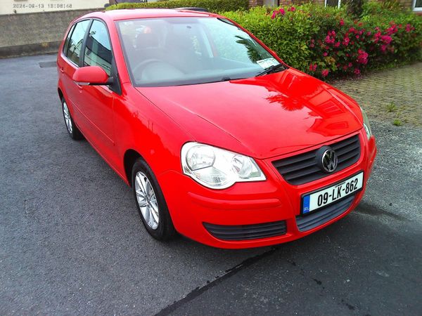Volkswagen Polo Hatchback, Petrol, 2009, Red