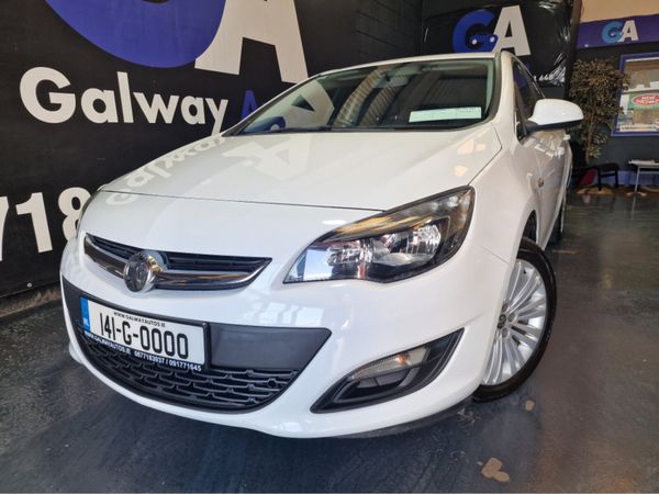 Opel Astra Hatchback, Petrol, 2014, White