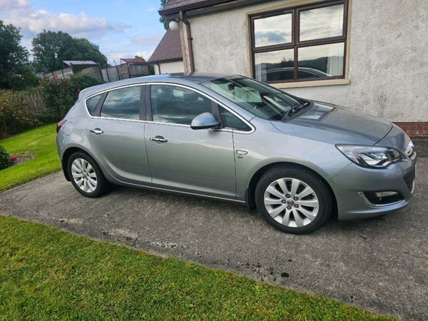 Vauxhall Astra Hatchback, Diesel, 2013, Silver
