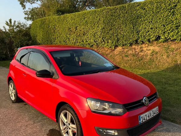 Volkswagen Polo Hatchback, Petrol, 2014, Red