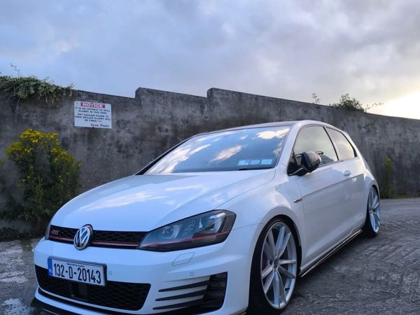 Volkswagen Golf Hatchback, Petrol, 2013, White