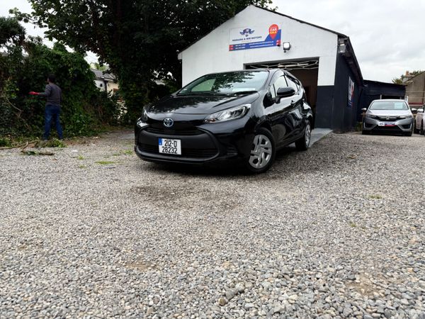 Toyota Aqua Hatchback, Petrol Hybrid, 2021, Black