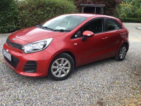 Kia Rio Hatchback, Diesel, 2015, Red
