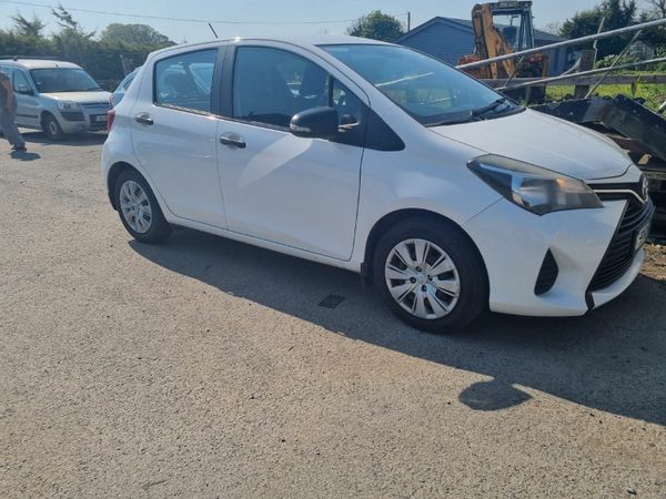 Toyota Yaris Hatchback, Petrol, 2016, White