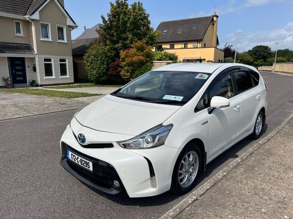 Toyota Prius MPV, Petrol Hybrid, 2017, White