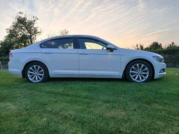 Volkswagen Passat Saloon, Diesel, 2015, White