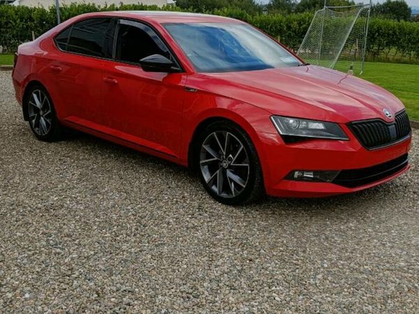Skoda Superb Hatchback, Diesel, 2017, Red