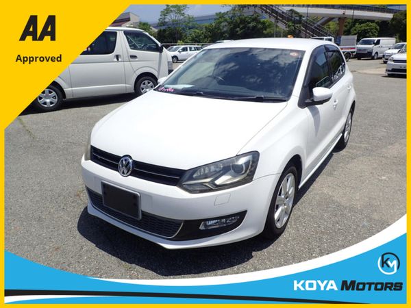Volkswagen Polo Hatchback, Petrol, 2013, White
