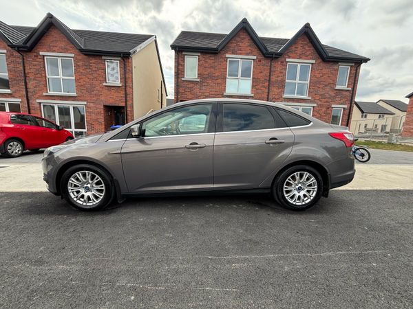 Ford Focus Saloon, Diesel, 2011, Brown