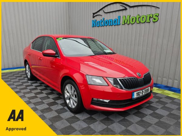 Skoda Octavia Saloon, Petrol, 2019, Red