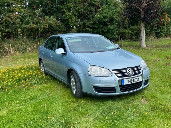 Volkswagen Jetta Saloon, Diesel, 2011, Blue