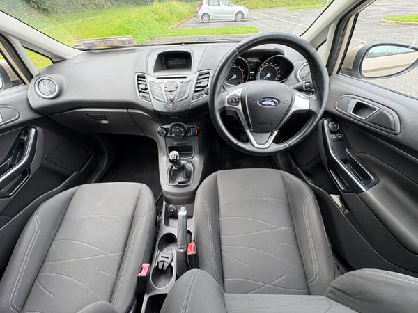 Ford Fiesta Hatchback, Petrol, 2016, Silver