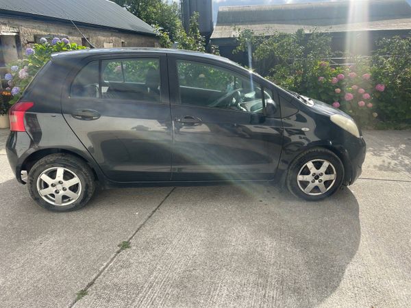 Toyota Yaris Hatchback, Petrol, 2006, Black