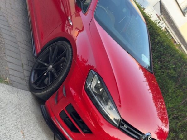Volkswagen Golf Hatchback, Petrol, 2015, Red
