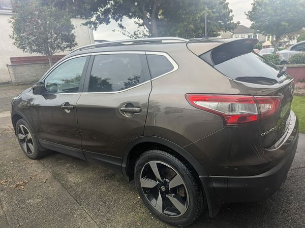 Nissan Qashqai SUV, Diesel, 2017, Brown