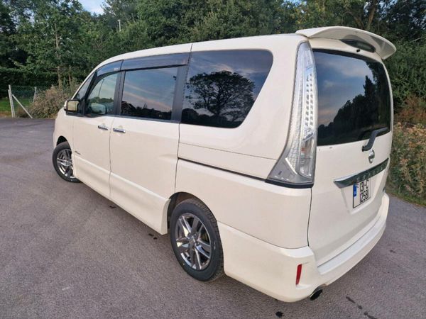 Nissan Serena MPV, Petrol Hybrid, 2013, White