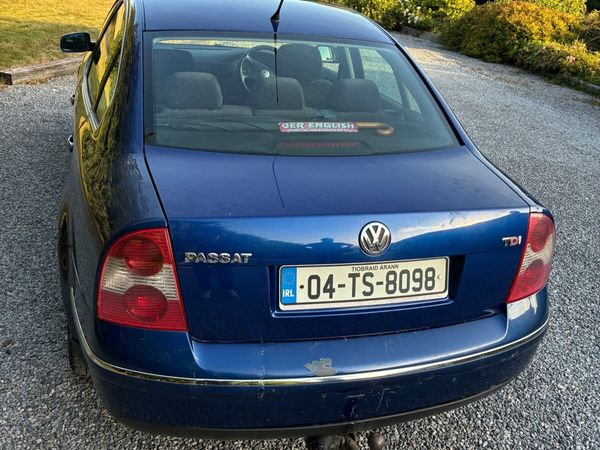 Volkswagen Passat Saloon, Diesel, 2004, Blue