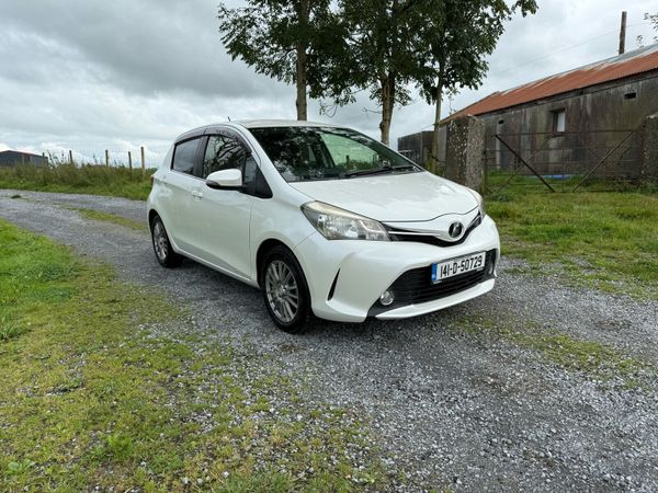 Toyota Vitz Hatchback, Petrol, 2014, White