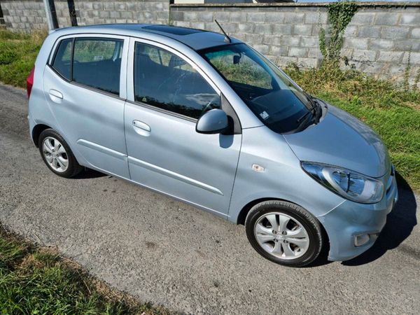 Hyundai i10 Hatchback, Petrol, 2011, Silver
