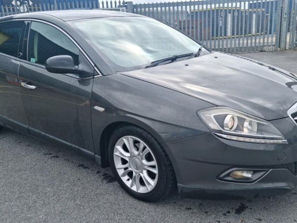 Chrysler Delta Hatchback, Petrol, 2012, Grey