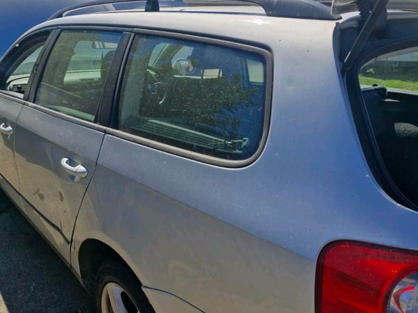Volkswagen Passat Estate, Diesel, 2009, Silver