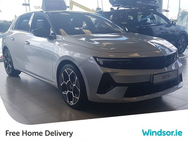 Opel Astra Hatchback, Petrol, 2025, Silver