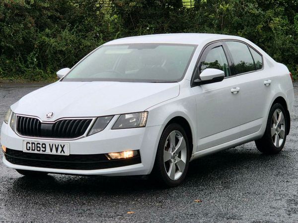 Skoda Octavia Hatchback, Diesel, 2020, White