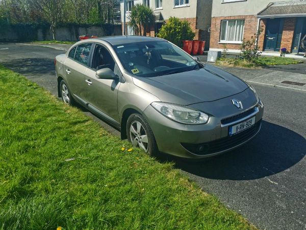 Renault Fluence Saloon, Diesel, 2011, Gold