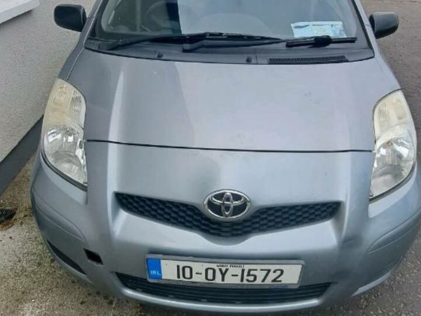 Toyota Yaris Hatchback, Petrol, 2010, Silver